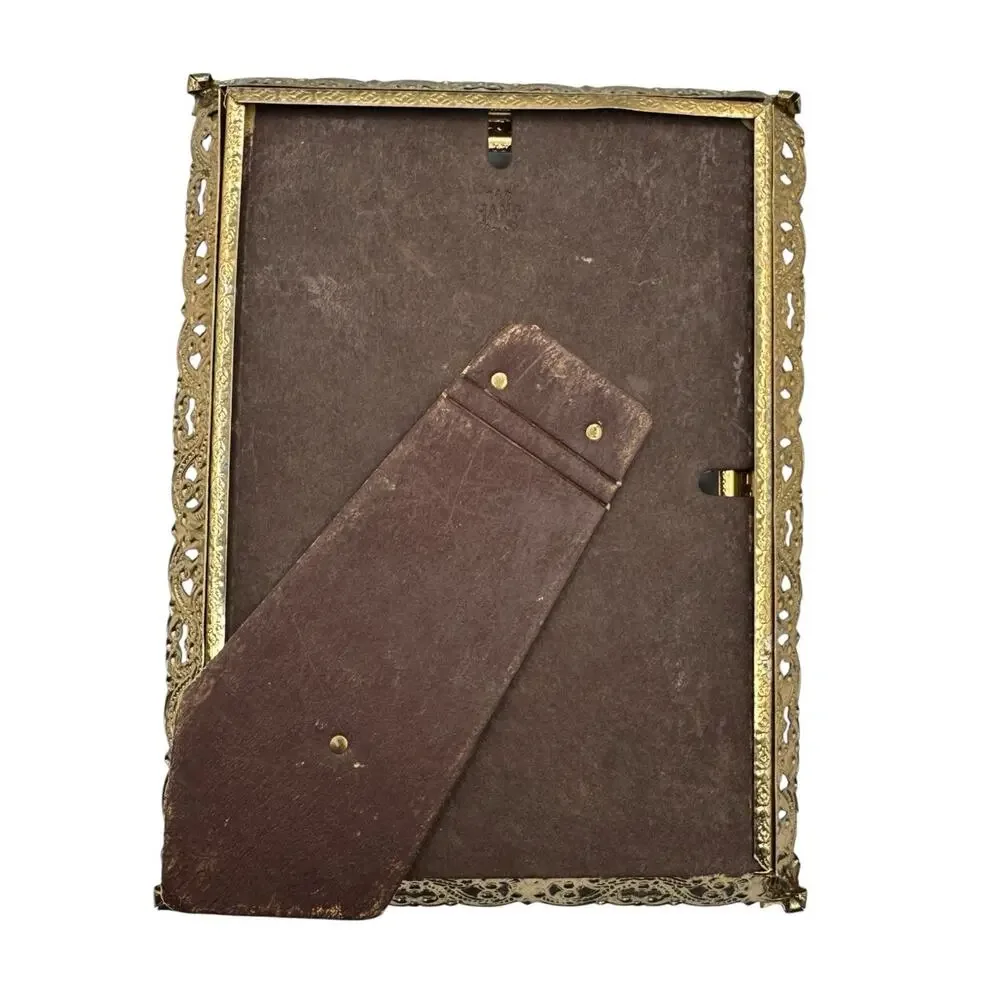 Unbranded vintage gold